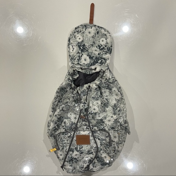 Victoria’s Secret PINK Daisy BackPack - Picture 3 of 6